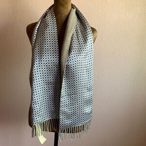 EACHO Puré Cashmere Chic Geometric Blue and White Scarf
